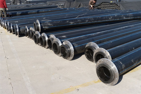التوصيلات الحامية الحفر أنابيب HDPE باللون الأبيض مع الشرائط الزرقاء لمختلف مشاريع الحفر